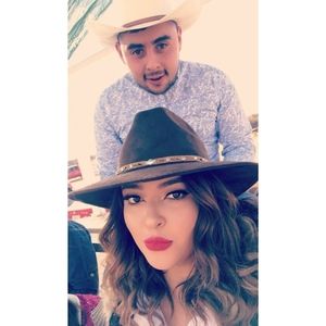 Meet your Posher, Alondra